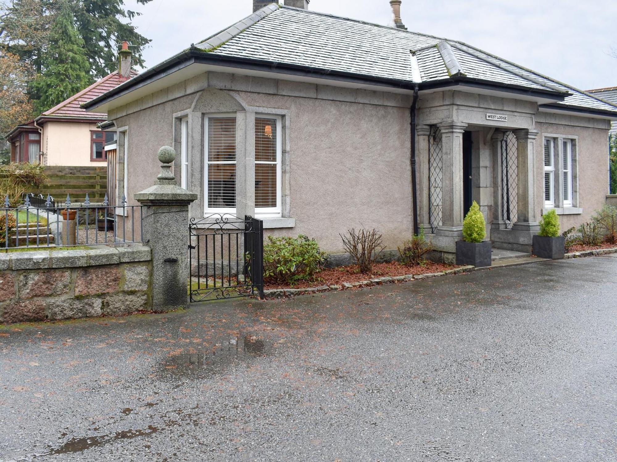West Lodge Banchory Exterior photo
